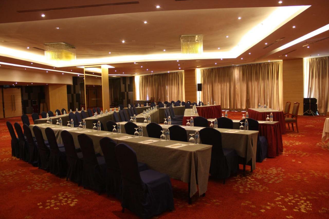 Sabah Oriental Hotel 4*