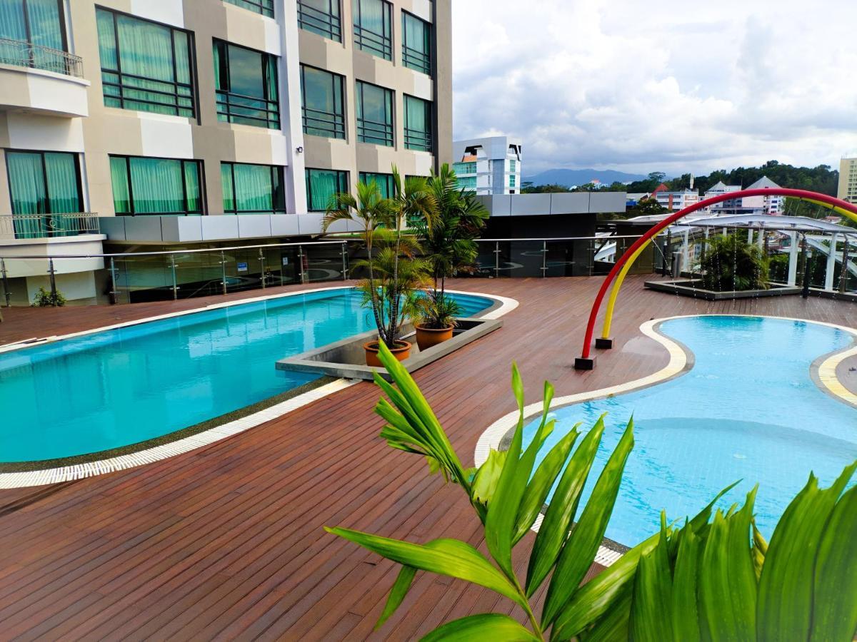 Sabah Oriental Hotel 4*